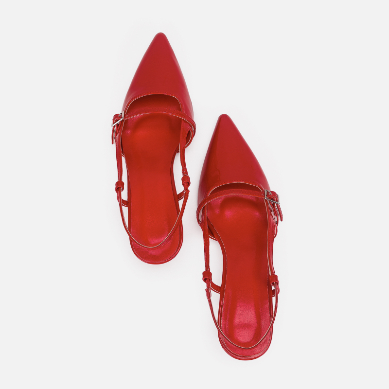 Женски сандали на ток с остър нос, патентована кожа, с катарама и открита пета