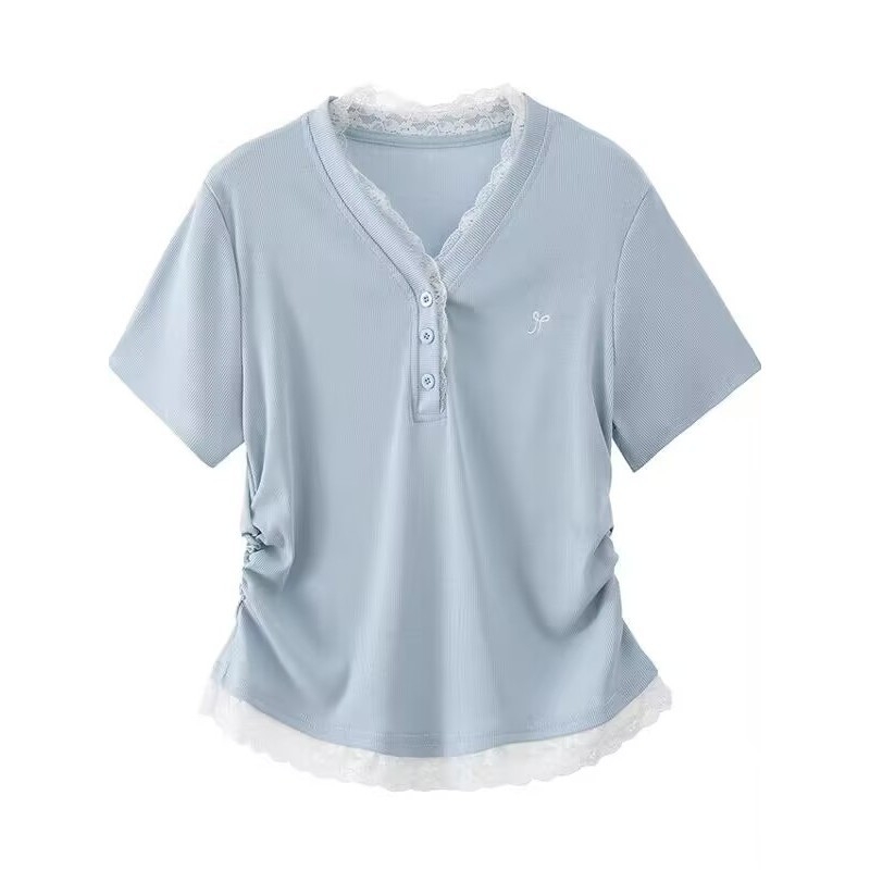 Ženski T-shirt s čipkastim detaljem i V-izrezom, kratki rukavi, slim fit, ljeto 2025