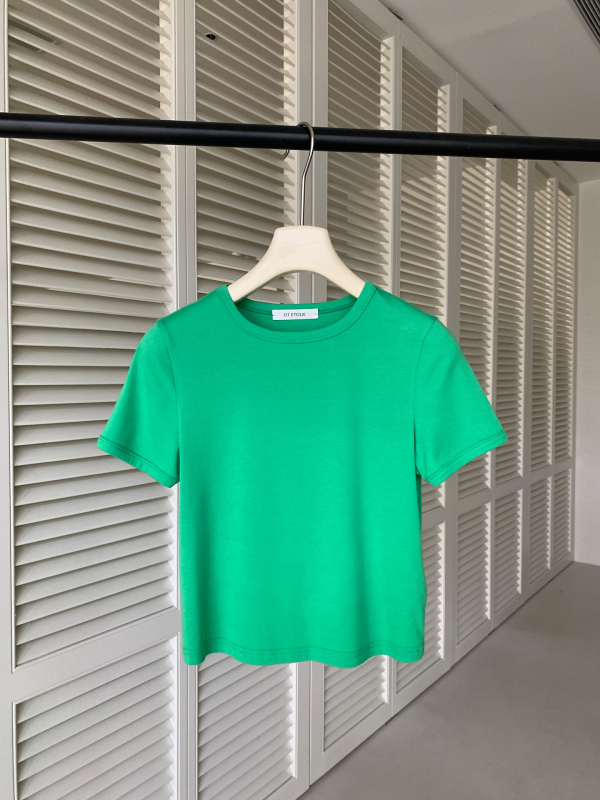 Ženski T-shirt kratkih rukava od pamuk-rayon smjese, jednobojan, uski kroj, okrugli izrez, jesen 2025