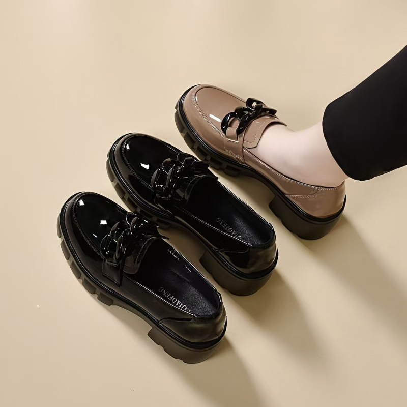 Ženske loaferice od prave kože s debelim petom, britanski stil s detaljem lanaca, platforma