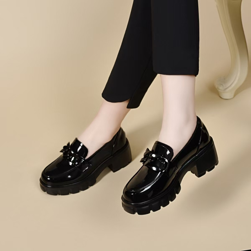 Ženske loaferice od prave kože s debelim petom, britanski stil s detaljem lanaca, platforma