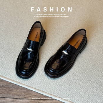 Damske loaferice od prvovrste ovčje kože, velika veličina, debela peta, slip-on, retro stil, prava koža, za proljeće i jesen, s zlatnim novčićima