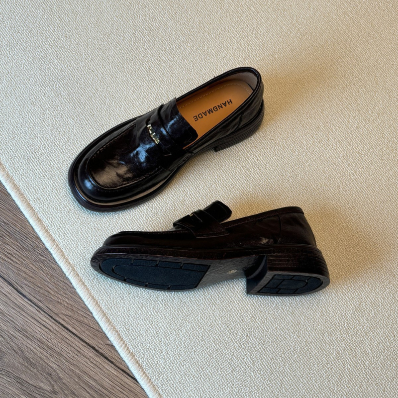 Damske loaferice od prvovrste ovčje kože, velika veličina, debela peta, slip-on, retro stil, prava koža, za proljeće i jesen, s zlatnim novčićima