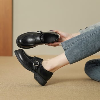 Дамски лофери в ретро британски стил с катарама, черни, slip-on, с дебел ток, бархатна подплата