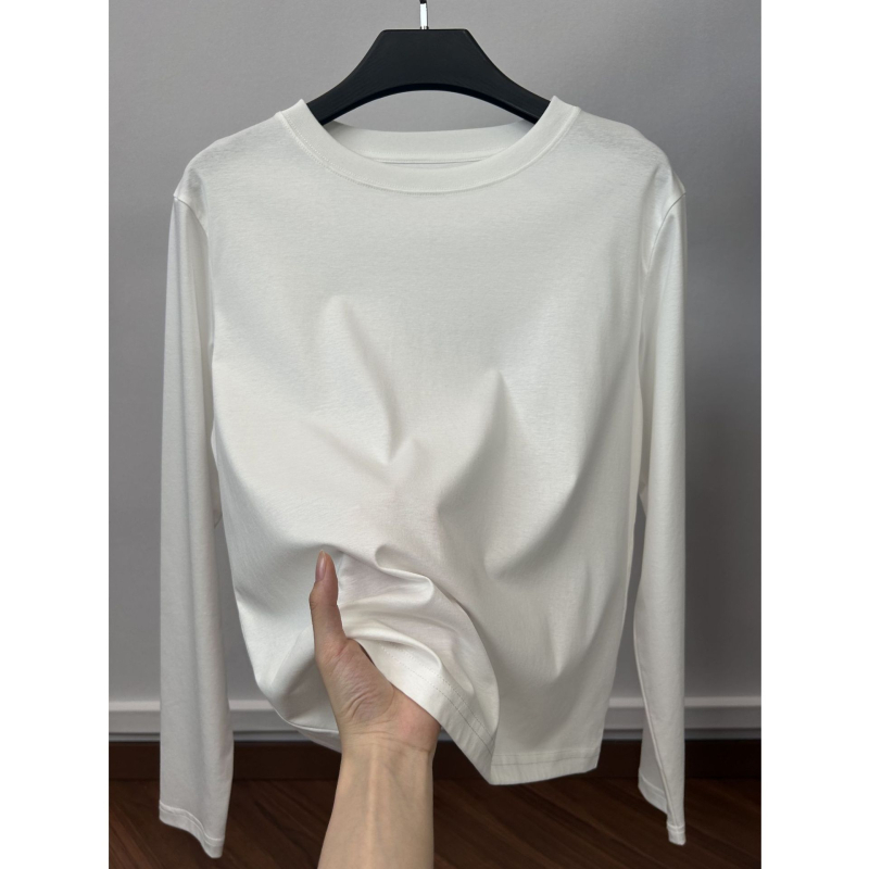 Ženski T-shirt s dugim rukavima od Pima pamuka, ležernog kroja, jednobojan, idealan kao osnovni sloj za ležerni stil i vizualno ističe siluetu