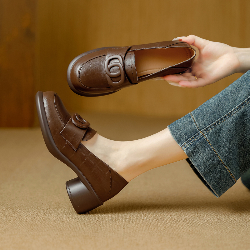 2025 Ženske loafers s debelim i srednjim petom, slip-on, lagane, svestrane, za suknje