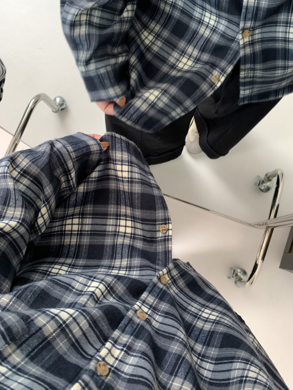 Ženska karirana košulja s mekanom teksturom, ležerni kroj, dugi rukavi, vintage casual stil