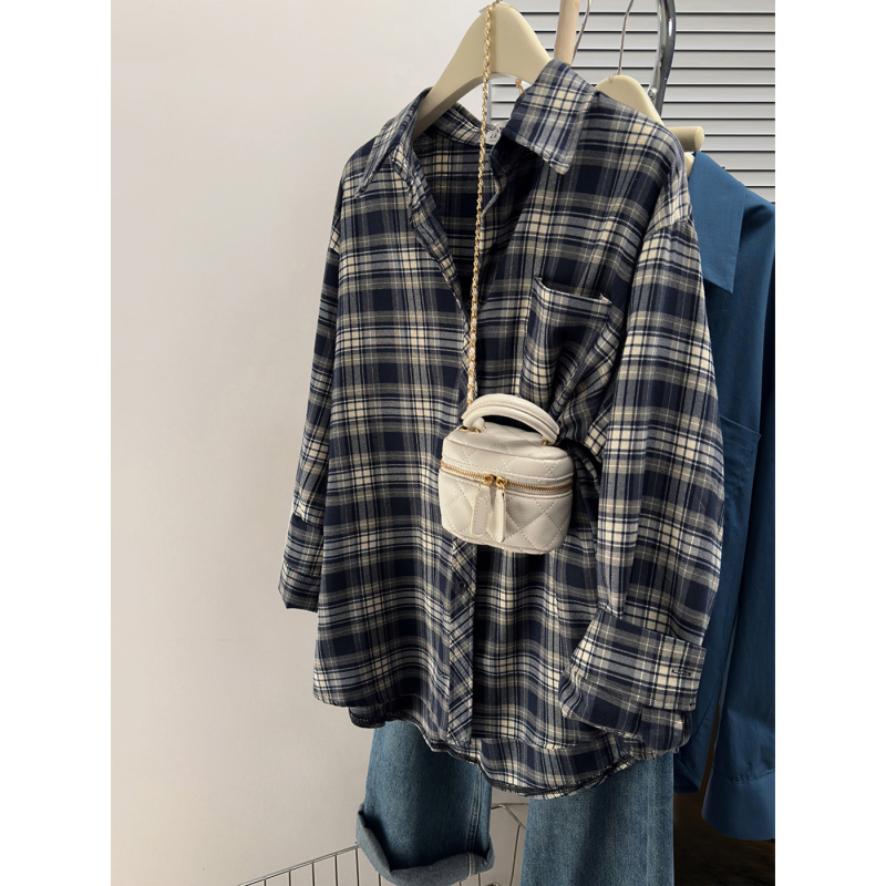 Ženska karirana košulja s mekanom teksturom, ležerni kroj, dugi rukavi, vintage casual stil
