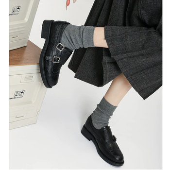 Ženske vintage brogue loaferice s isklesanim uzorkom i kopčom, kožne u britanskom stilu