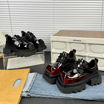Loaferice s debelim potplatom i kvadratnim nosom, unisex, proljeće 2026, britanski stil, kožne cipele