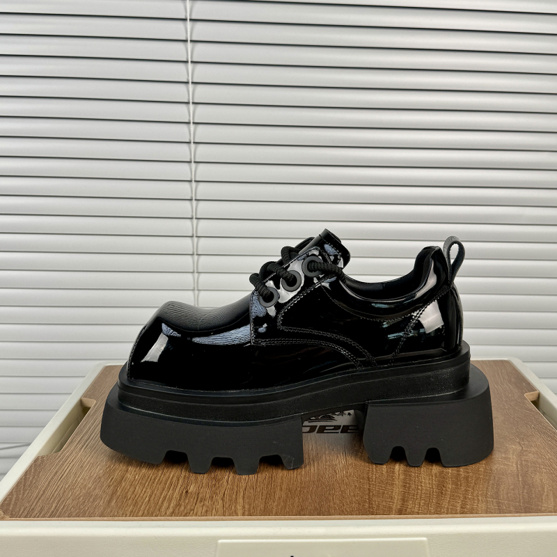 Loaferice s debelim potplatom i kvadratnim nosom, unisex, proljeće 2026, britanski stil, kožne cipele