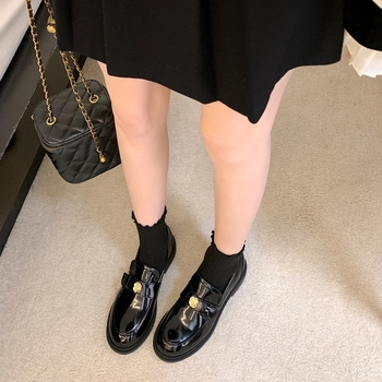 Ženske kožne loaferice s kamelijskim zlatnim kopčom, zaobljeni vrh, slip-on, debeli potpetica, britanski stil