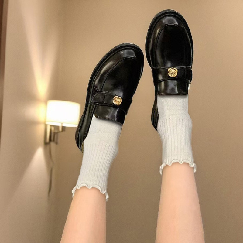Ženske kožne loaferice s kamelijskim zlatnim kopčom, zaobljeni vrh, slip-on, debeli potpetica, britanski stil