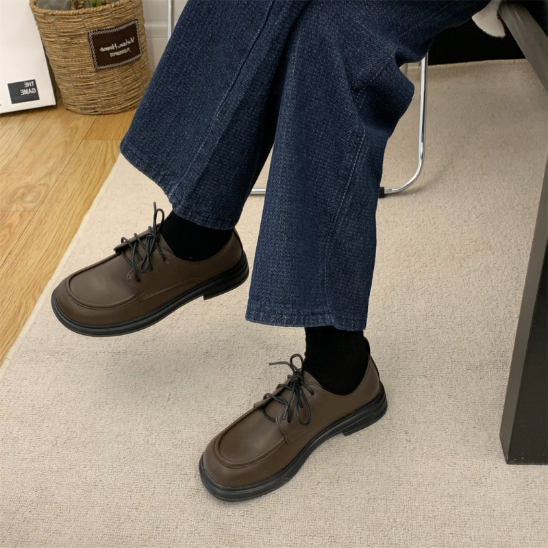 Ženske loaferice s debelim potplatom u britskom retro stilu, vezice, koža, japanski stil JK, novi model za jesen-zimu 2026