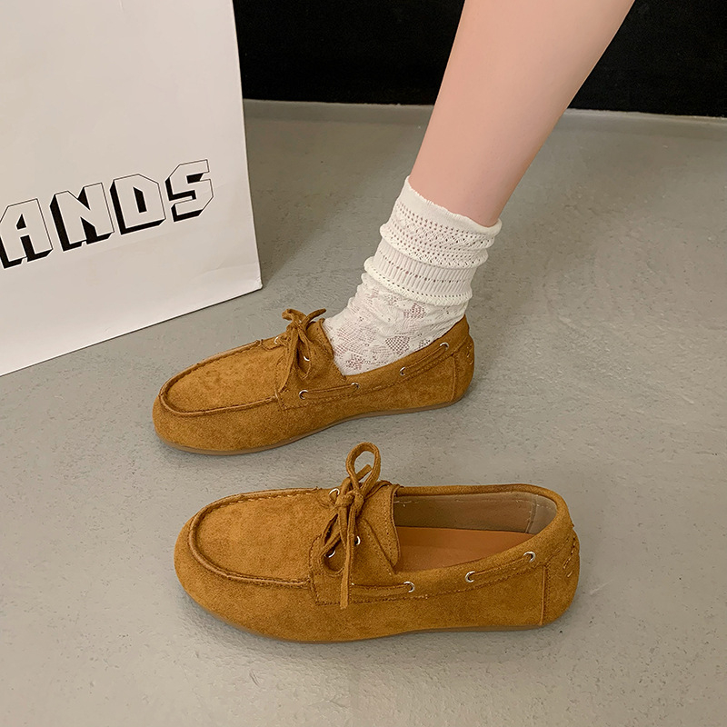 Ženski kožni loaferi s mekom podom, slip-on, okrugli nos, niska potpetica, proljeće 2025