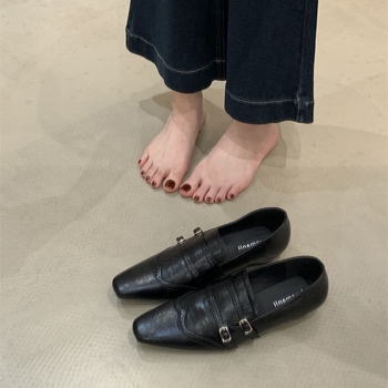 Retro ženske loaferice s četvrtastim vrhom, niski pet, slip-on, jesen 2025, francusko-britanski stil