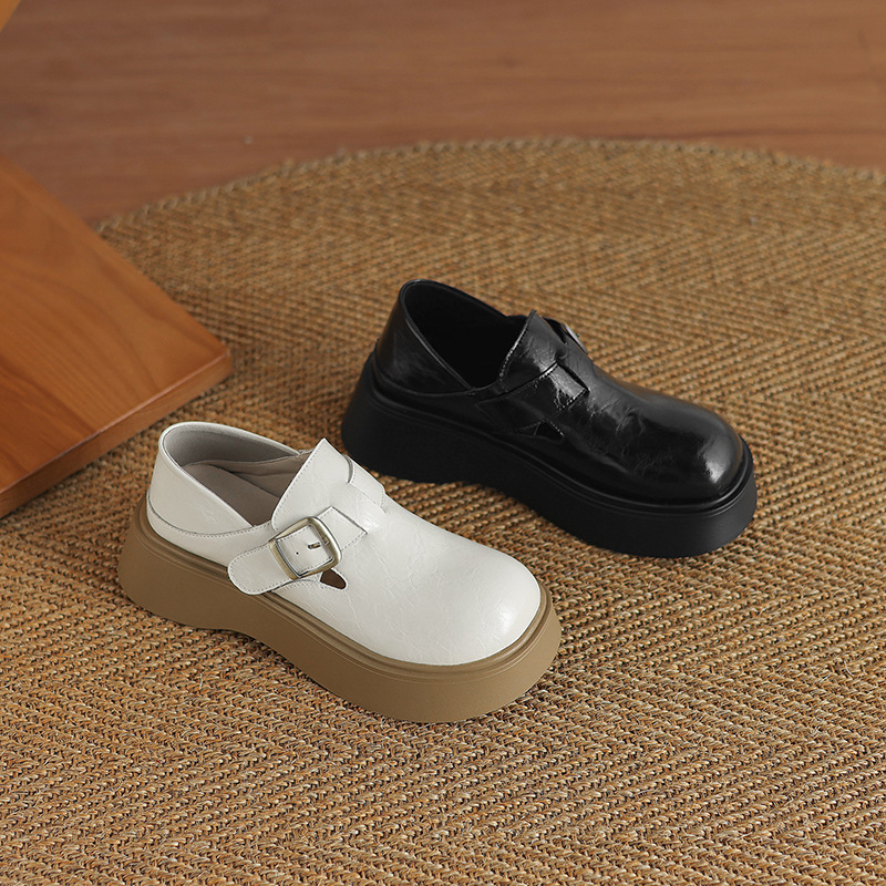 Vastag talpú wedge loafers, puha felsőrész, platformtalp, középmagas sarok, női bőrcipő brit stílusban, kétirányú viselés, mély kivágás