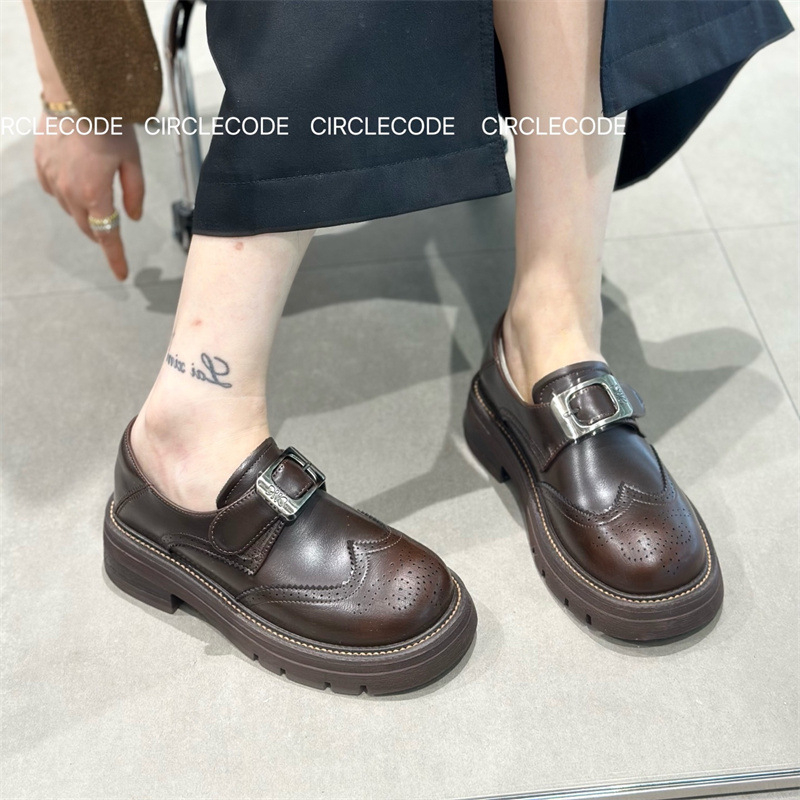 IG Laixini Ženske kožne cipele 2025, britski retro brogue s graviranim ukrasima i kopčom za remen, slip-on loafer