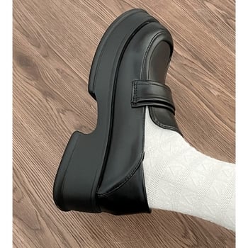 Ženske kožne loaferice u retro britanskom stilu, proljeće 2026, francuski stil s debelom potplatom, slip-on, okrugli vrh
