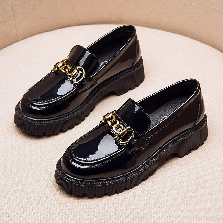 Crni ženski loaferi s platformom u britskom stilu, slip-on, PU koža, srednji pet.