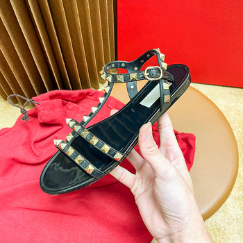 Sandale jelly din PVC pentru femei, cu nituri și cataramă – antiderapante, pentru plajă