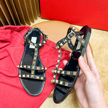 Sandale jelly din PVC pentru femei, cu nituri și cataramă – antiderapante, pentru plajă