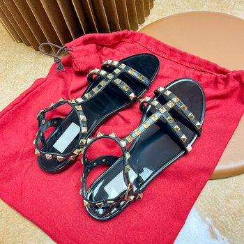 Sandale jelly din PVC pentru femei, cu nituri și cataramă – antiderapante, pentru plajă