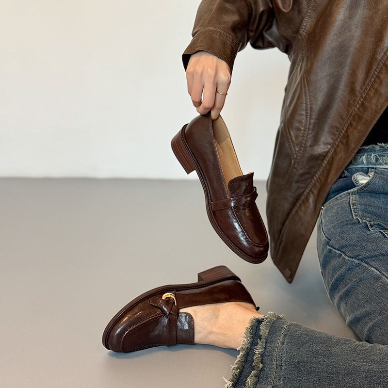Ženski loaferi od ovčje kože i prave kože, s debelim petom, slip-on, britanskog stila, svakodnevne casual cipele, 2026 novi model