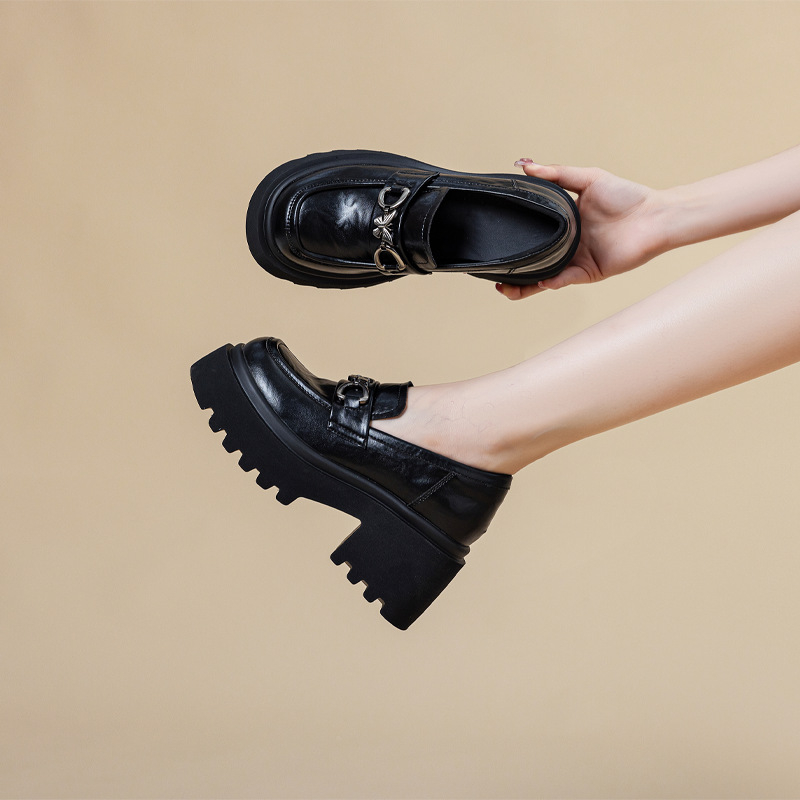 Ženski loafers s debelim potplatom za povećanje visine, platforma, 2025 novi model, britanski stil, crne kožne slip-on cipele