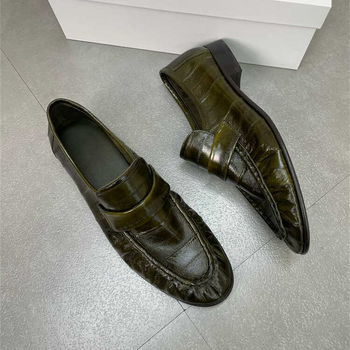 Ženske loaferice od kože, mekana prava koža, plisirani detalji, okrugli vrh, vintage stil