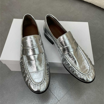 Ženske loaferice od kože, mekana prava koža, plisirani detalji, okrugli vrh, vintage stil