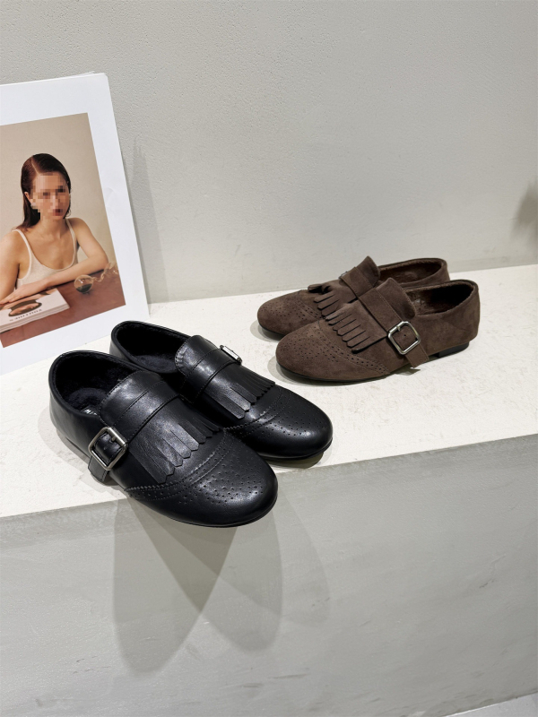 Ženske mokasinke s podstavom od umjetnog pliša, novi model 2025, ravna potplata, resice, slip-on, umjetna koža