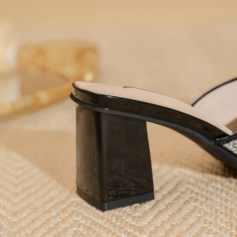 Дамски сандали с кристали, дебел ток, остър нос и панделка, закрит нос, летен стил