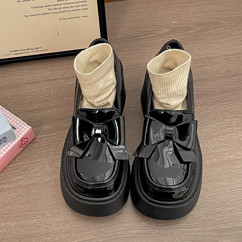 Crne Mary Jane cipele s debelim petom i debelom potplatom, ženske kožne slip-on loaferice, novi model 2025 za proljeće i jesen.