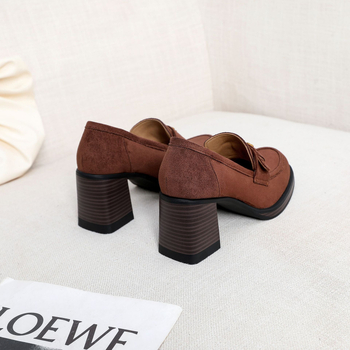 Ženske loaferice od izmućene kože, britanski retro stil, debeli potpet 6–8 cm, slip-on