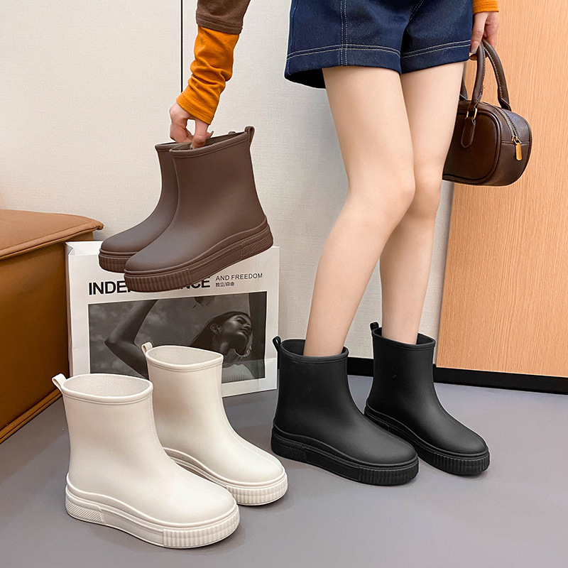 Női esőcsizma vádlit körül érő, fleece béléssel, meleg, vízálló, csúszásmentes, vastag talppal, kényelmes és tartós