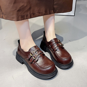 Ženske loaferice s debelim potplatom, crne, slip-on, retro britanski stil, proljeće 2026