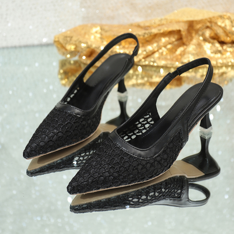 Дамски летни сандали с плетена ажурна горна част, затворен пръст и тънък ток, френски ретро стил, с открит гръб