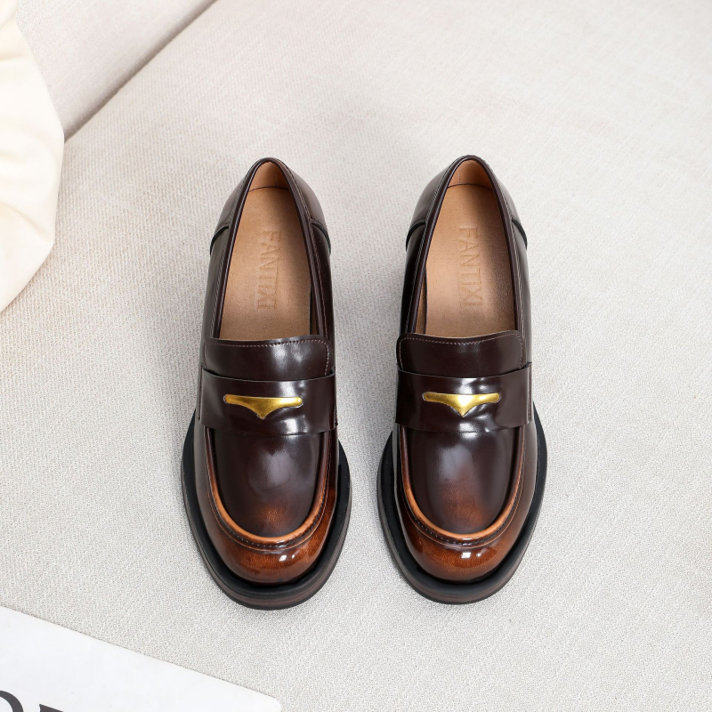 Verzija od prave kože, slip-on loaferice s okruglim vrhom i debelom petom, ženske loafers u britskom stilu