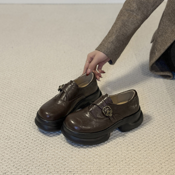 Smeđe ženske loafers na platformi s debelom potplatom, britanski stil, svakodnevna obuća