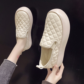 Női slip-on loaferek platformmal, 3-5 cm-es vastag talppal, PU felsőrész, gumírozott talp, belső PU bélés, kerek orr, mindennapi cipő, koreai stílus