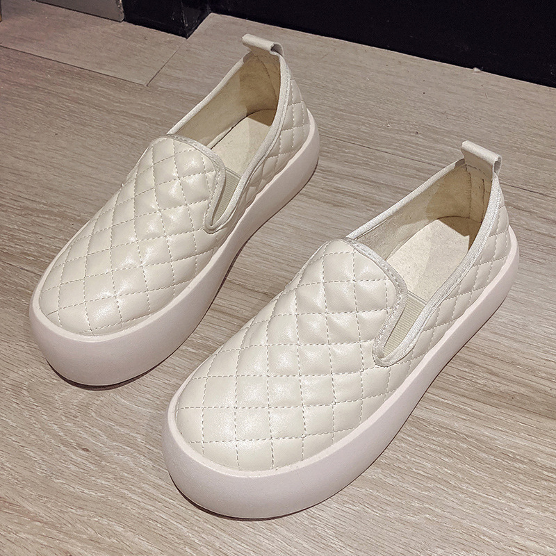 Női slip-on loaferek platformmal, 3-5 cm-es vastag talppal, PU felsőrész, gumírozott talp, belső PU bélés, kerek orr, mindennapi cipő, koreai stílus