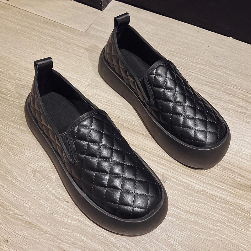 Női slip-on loaferek platformmal, 3-5 cm-es vastag talppal, PU felsőrész, gumírozott talp, belső PU bélés, kerek orr, mindennapi cipő, koreai stílus