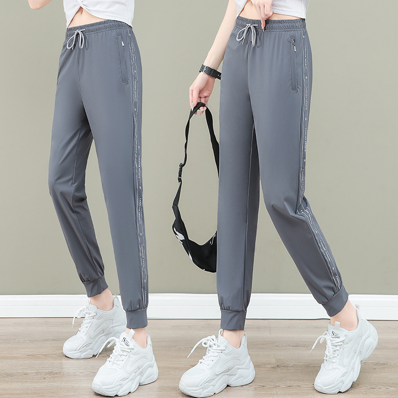 Ženske sportske hlače od Ice Silk, brzo sušeće, visoka elastičnost, ljetni casual stil, s vezanjem u struku i elastičnim pojasom, glatka slim-fit linija.