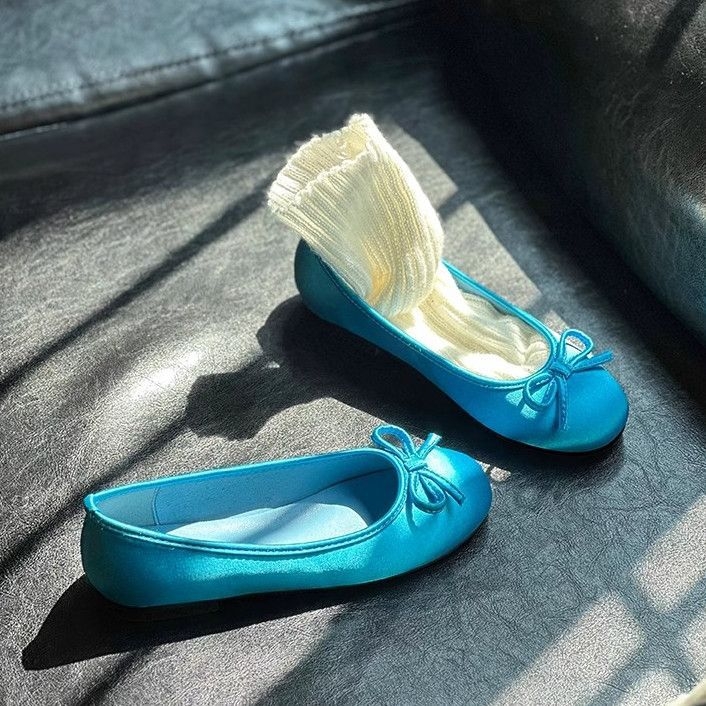 Plave balerinke s okruglim vrhom, suede, Mary Jane za žene s mašnicom, proljeće 2025