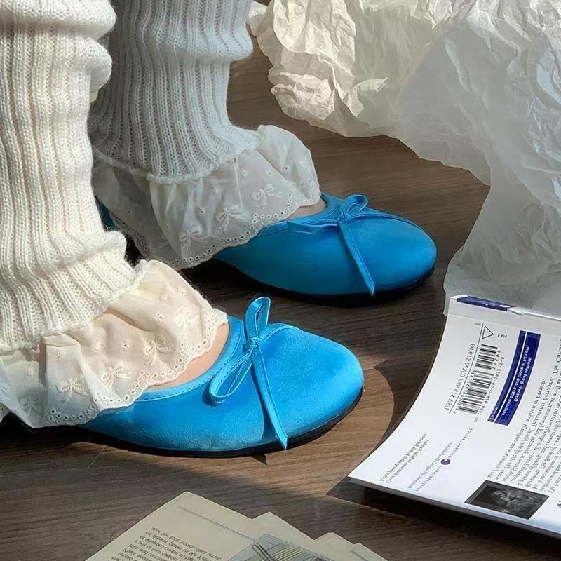 Plave balerinke s okruglim vrhom, suede, Mary Jane za žene s mašnicom, proljeće 2025