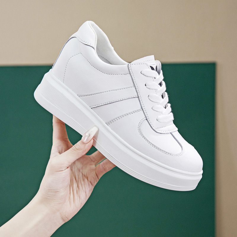 Γυναικείες λευκές δερμάτινες sneakers με διαπνοή από διχτυωτό ύφασμα, καλοκαιρινά casual παπούτσια με φαρδιά σόλα για αύξηση ύψους, για όλες τις εποχές, γερμανικά παπούτσια προπόνησης