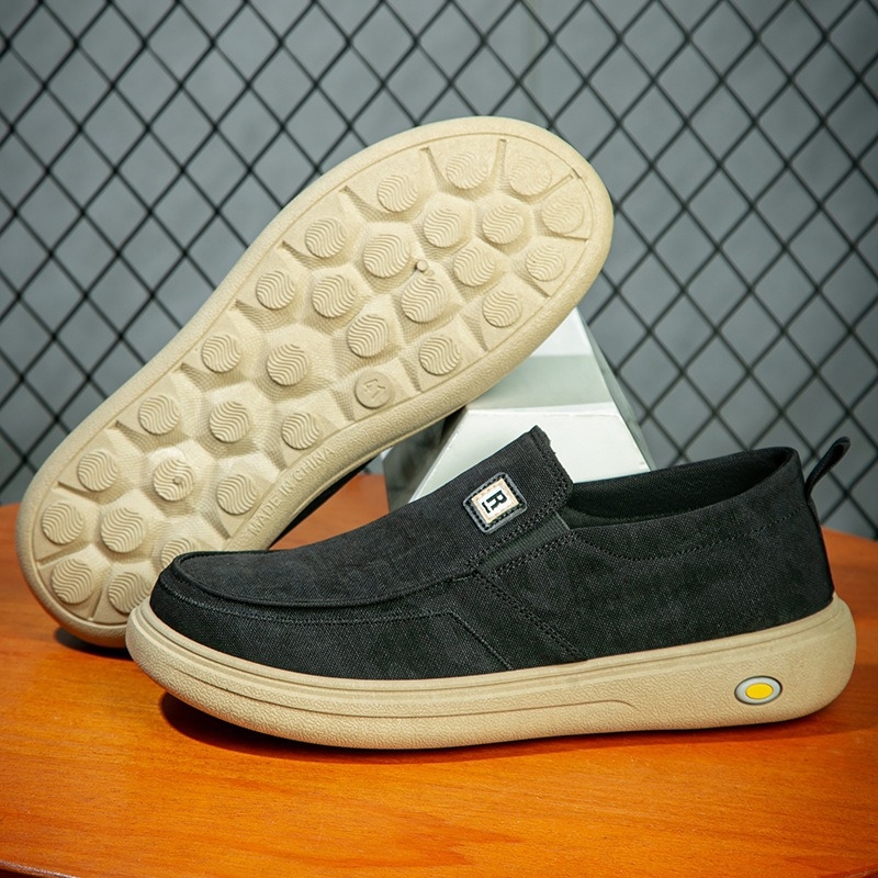 Muške slip-on tenisice od denima, prozračne i lagane, s mekanom potplatom, niski gornji dio, okrugla špička.
