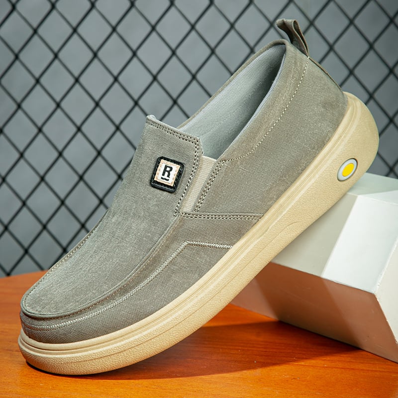 Muške slip-on tenisice od denima, prozračne i lagane, s mekanom potplatom, niski gornji dio, okrugla špička.