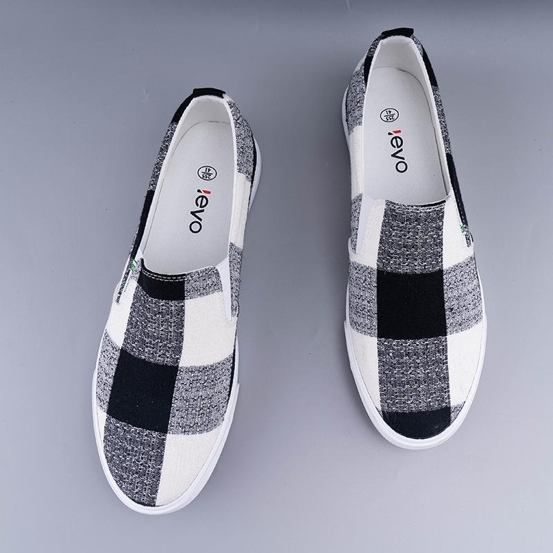 Muške slip-on tenisice od platna s kariranim uzorkom, prozračne za ljeto